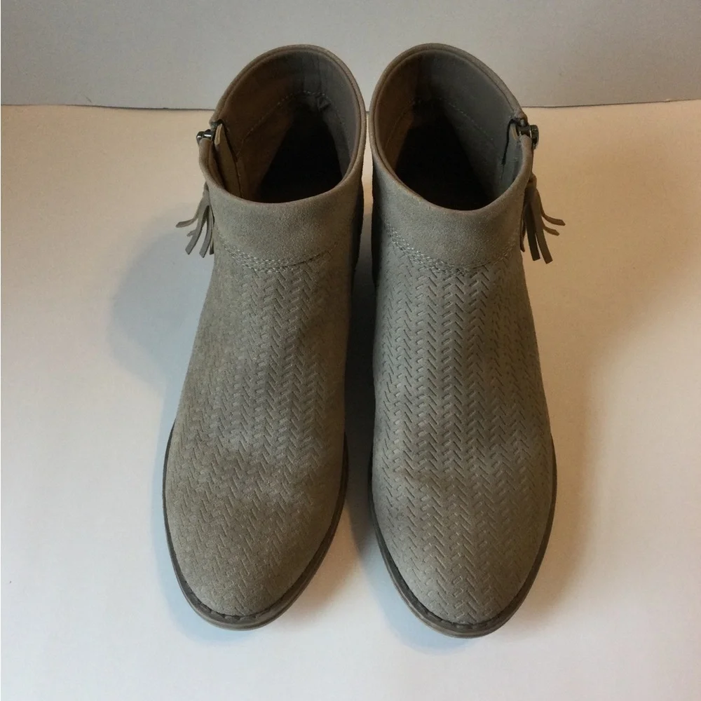Roxy Light Brown Suede Chic Ankle Bootie Boots with Zipper Tassel Size 7